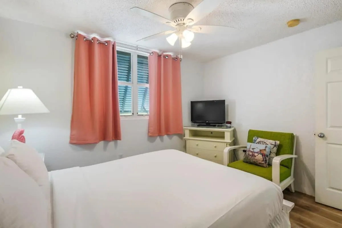 The Samana Cay -Private Balcony Villa Key West